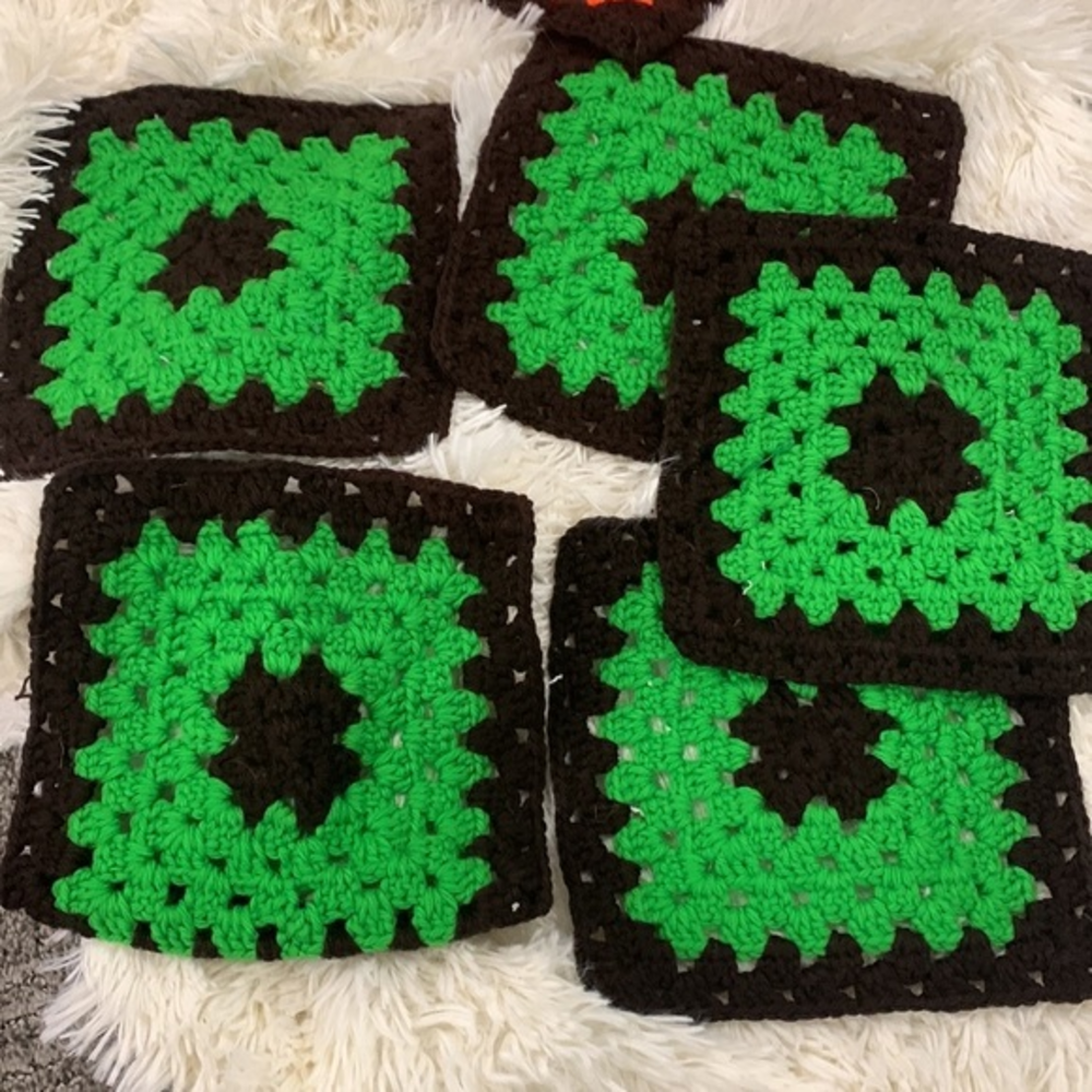 5 Vintage Brown & Green retro crochet‎ granny squares 8x8